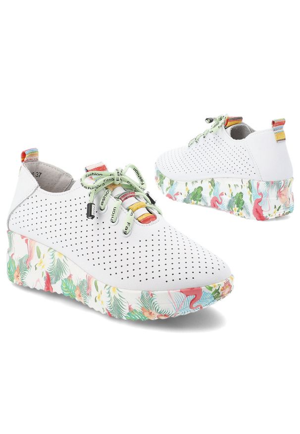 Półbuty damskie Artiker, skóra naturalna perforowana cholewka kolorowe sznurówki ozdobny język platformowa lekka podeszwa, białe, 58C0598. Okazja: na co dzień, na spacer. Zapięcie: sznurówki. Kolor: biały. Materiał: skóra. Szerokość cholewki: normalna. Wzór: kolorowy. Sezon: lato. Sport: turystyka piesza