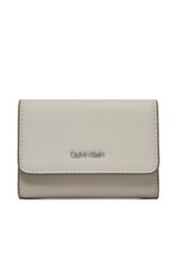 Calvin Klein Duży Portfel Damski Ck Must Trifold Sm_Block K60K611435 Biały. Kolor: biały. Materiał: skóra #1