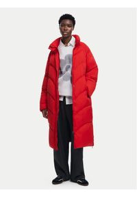 Desigual Kurtka zimowa Copenhague 24WWEWA9 Czerwony Relaxed Fit. Kolor: czerwony. Materiał: syntetyk. Sezon: zima #1