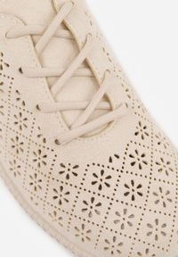 Born2be - Beżowe Tenisówki z Ażurową Cholewką Tidella. Okazja: na co dzień. Kolor: beżowy. Materiał: jeans. Szerokość cholewki: normalna. Wzór: ażurowy. Styl: casual #9