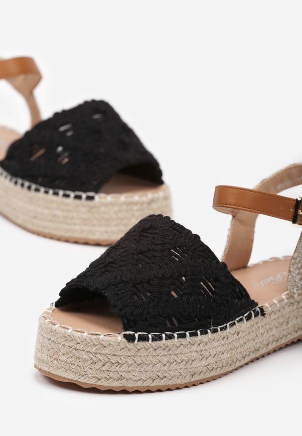 Renee - Czarne Sandały Plecione w Stylu Espadryli na Platformie z Juty Garita. Kolor: czarny. Wzór: ażurowy. Sezon: lato. Obcas: na platformie