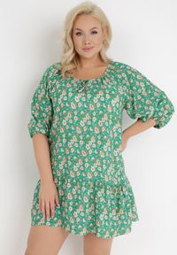 Born2be - Zielona Sukienka Pyrhyse. Kolekcja: plus size. Kolor: zielony. Materiał: tkanina. Wzór: kwiaty, aplikacja, nadruk. Typ sukienki: dla puszystych. Długość: mini