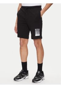 Calvin Klein Jeans Szorty sportowe Brush Stroke J30J327528 Czarny Regular Fit. Kolor: czarny. Materiał: bawełna. Styl: sportowy
