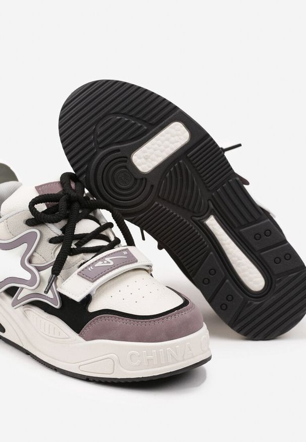 Born2be - Beżowo-Fioletowe Sneakersy na Grubej podeszwie z Zapięciem na Rzep i Aplikacją na Boku Arforina. Nosek buta: okrągły. Zapięcie: rzepy. Kolor: beżowy. Materiał: materiał. Wzór: aplikacja. Obcas: na obcasie. Wysokość obcasa: niski