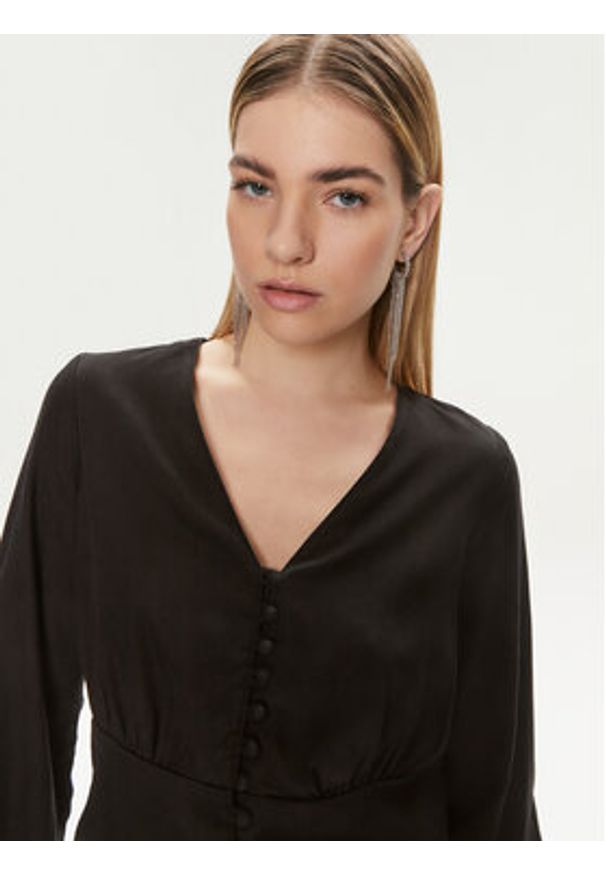 Levi's® Bluzka Tamara A7172-0006 Czarny Regular Fit. Kolor: czarny. Materiał: lyocell