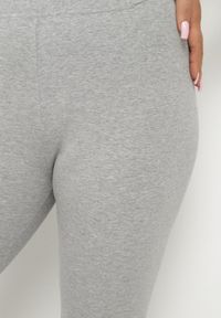 Born2be - Szare Spodnie Bawełniane Legginsy 3/4 z Koronką Amaratna. Kolor: szary. Materiał: bawełna, koronka. Wzór: koronka. Sezon: lato