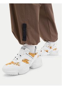 Versace Jeans Couture Sneakersy 80VA3SU7 ZSE19 G03 Biały. Kolor: biały. Materiał: skóra #6