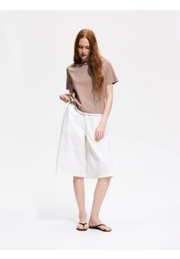 Reserved - T-shirt z ozdobnym wykończeniem - beżowy. Kolor: beżowy. Materiał: bawełna