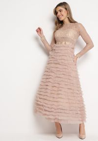 Born2be - Beżowa Maxi Sukienka Rozkloszowana z Koronkową Górą i Tiulowymi Falbankami Firina. Typ kołnierza: kołnierz z falbankami. Kolor: beżowy. Materiał: tiul, koronka. Długość: maxi #4