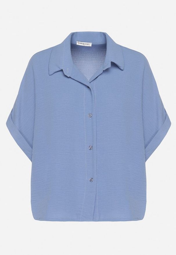 Born2be - Niebieska Koszula z Krótkim Rękawem Natenna. Okazja: na co dzień, na spotkanie biznesowe. Typ kołnierza: kołnierzyk klasyczny. Kolor: niebieski. Materiał: jeans. Długość rękawa: krótki rękaw. Długość: krótkie. Sezon: lato. Styl: biznesowy, klasyczny, elegancki, casual