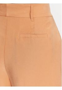 DKNY Spodnie materiałowe P3EK8Q84 Brązowy Regular Fit. Kolor: brązowy. Materiał: materiał, syntetyk #3