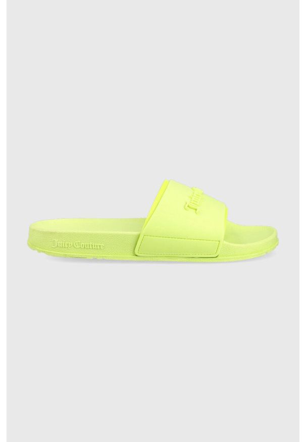 Juicy Couture klapki Breanna Embosse damskie kolor zielony. Kolor: zielony. Materiał: materiał. Wzór: gładki. Obcas: na obcasie. Wysokość obcasa: niski