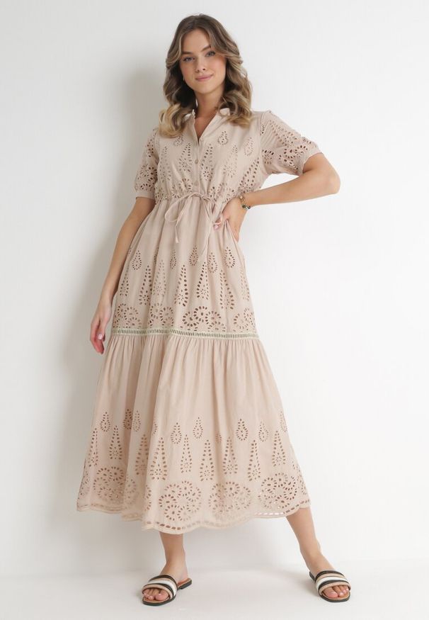 Born2be - Beżowa Haftowana Sukienka Maxi ze Ściągaczem w Talii Erlina. Kolor: beżowy. Materiał: tkanina. Wzór: haft. Sezon: lato. Długość: maxi