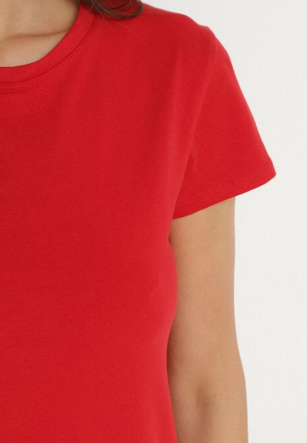 Born2be - Czerwony Bawełniany Klasyczny T-shirt Lunolia. Okazja: na co dzień. Kolor: czerwony. Materiał: bawełna. Wzór: gładki. Styl: klasyczny