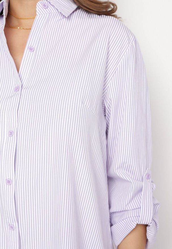 Born2be - Jasnofioletowa Koszula Klasyczna w Paski z Guzikami Anticca. Okazja: na co dzień, na spotkanie biznesowe. Kolor: fioletowy. Materiał: jeans. Wzór: paski. Styl: klasyczny