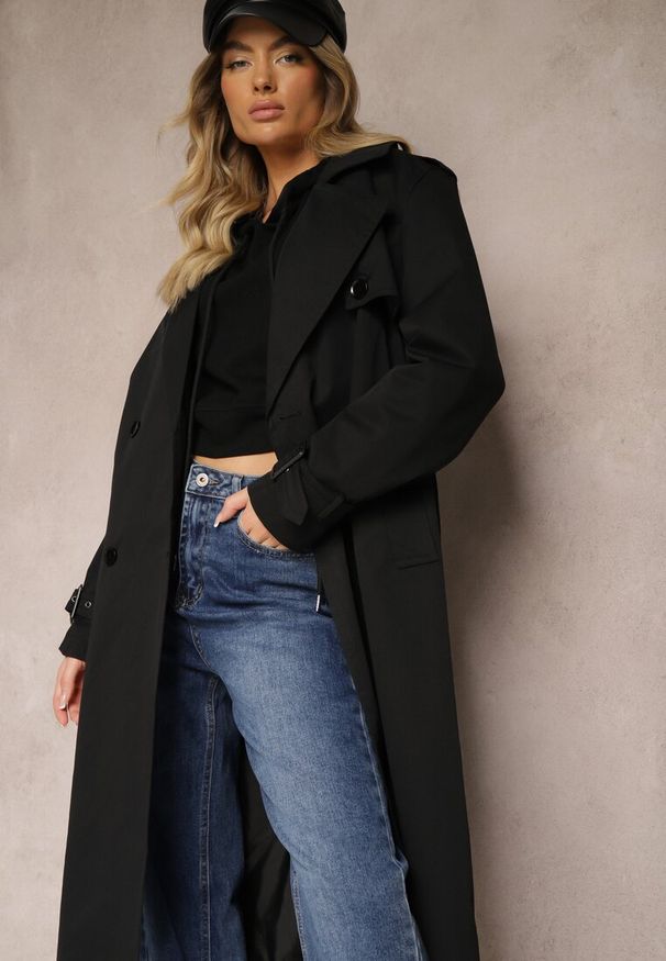 Renee - Czarny Dwurzędowy Płaszcz Trencz Ozdobiony Regulowanymi Paskami na Rękawach i w Talii Irisae. Okazja: do pracy, na co dzień. Kolor: czarny. Materiał: jeans. Długość: długie. Wzór: aplikacja. Styl: casual, elegancki