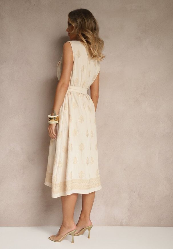 Renee - Beżowa Koszulowa Sukienka z Wiskozy Ozdobiona Paskiem i Haftami Aralova. Okazja: na co dzień. Kolor: beżowy. Materiał: wiskoza. Wzór: aplikacja, haft. Typ sukienki: koszulowe. Styl: klasyczny, casual, elegancki