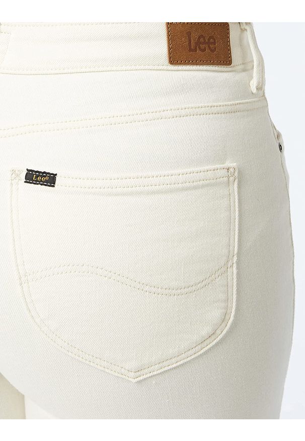 Lee - LEE BREESE DAMSKIE SPODNIE JEANSOWE ECRU L32YMYYJ 112107740