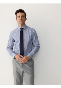 Reserved - Koszula slim z bawełny egipskiej - jasnoniebieski. Kolor: niebieski. Materiał: bawełna #1