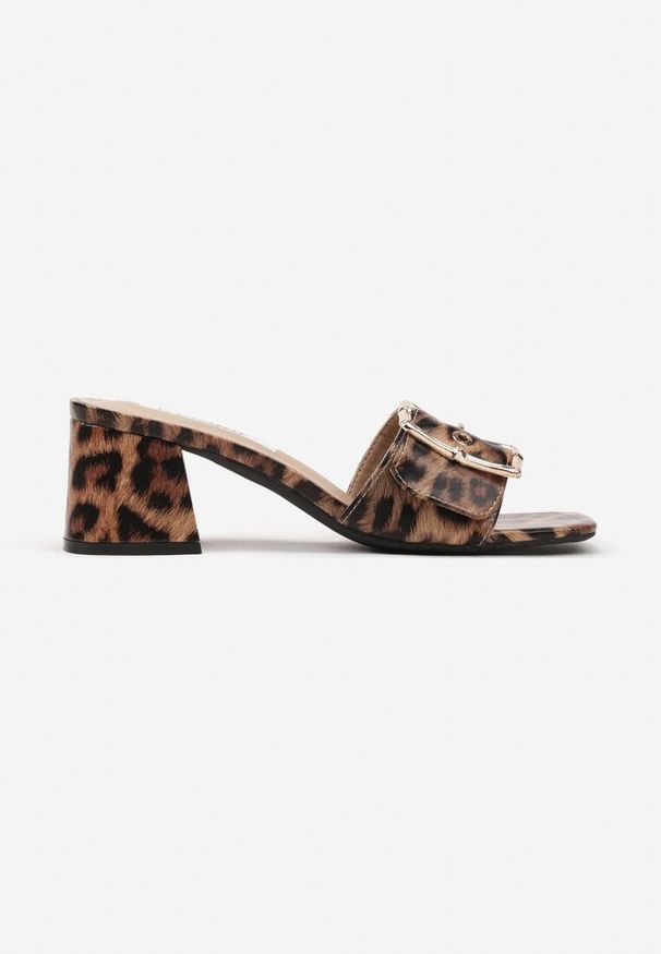 Renee - Panterkowe Klapki z Ozdobną Klamrą na Słupkowym Obcasie Karreis. Okazja: na co dzień. Wzór: aplikacja. Sezon: lato. Obcas: na obcasie. Styl: glamour, elegancki, boho, casual. Wysokość obcasa: średni