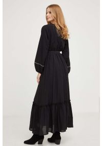 Answear Lab sukienka bawełniana kolor czarny maxi rozkloszowana. Kolor: czarny. Materiał: bawełna. Wzór: haft. Typ sukienki: rozkloszowane. Styl: wakacyjny. Długość: maxi #2
