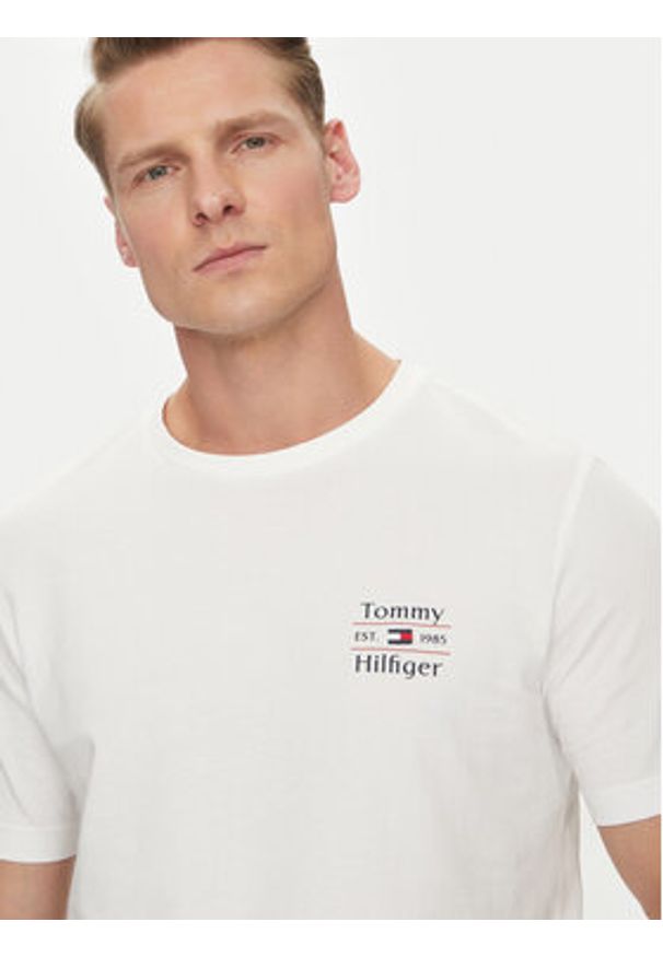 TOMMY HILFIGER - Tommy Hilfiger T-Shirt Stack MW0MW38622 Biały Regular Fit. Kolor: biały. Materiał: bawełna
