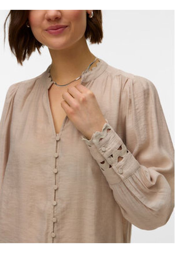 Vero Moda Koszula Irina 10338396 Beżowy Regular Fit. Kolor: beżowy. Materiał: wiskoza
