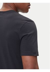 Nike T-Shirt DC7485 010 Czarny Regular Fit. Kolor: czarny. Materiał: bawełna