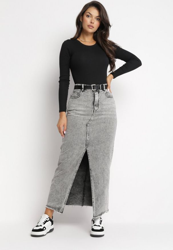 Born2be - Szara Jeansowa Spódnica Maxi z Paskiem Goergen. Stan: podwyższony. Kolor: szary. Materiał: jeans. Wzór: aplikacja