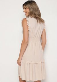 Born2be - Beżowa Sukienka z Wiskozą o Rozkloszowanym Kroju Bez Rękawów Folerose. Typ kołnierza: dekolt w serek. Kolor: beżowy. Materiał: wiskoza. Długość rękawa: bez rękawów. Sezon: wiosna, lato. Typ sukienki: rozkloszowane. Styl: elegancki #3