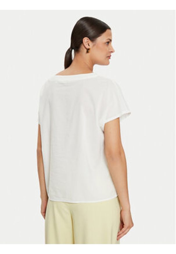 Mustang T-Shirt Elsberry 1015086 Biały Relaxed Fit. Kolor: biały. Materiał: bawełna