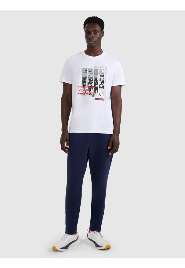 4f - 4F T-shirt regular z nadrukiem męski - biały XL. Okazja: na co dzień. Kolor: biały. Materiał: materiał, bawełna. Wzór: nadruk. Styl: casual