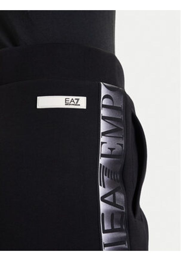 EA7 Emporio Armani Dres 7W000680 AF13151 UC001 Czarny Regular Fit. Kolor: czarny. Materiał: syntetyk