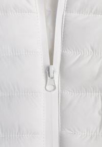 Renee - Biała Przejściowa Kurtka z Pikowaniem Elastycznymi Wstawkami i Kapturem Fezilina. Okazja: na co dzień. Kolor: biały. Materiał: jeans, nylon. Styl: casual, sportowy #8