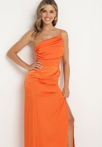 Born2be - Pomarańczowa Satynowa Sukienka Asymetryczna Koktajlowa z Wycięciami w Talii i Drapowaniem Ciafisa. Kolor: pomarańczowy. Materiał: satyna. Typ sukienki: asymetryczne. Styl: wizytowy #5