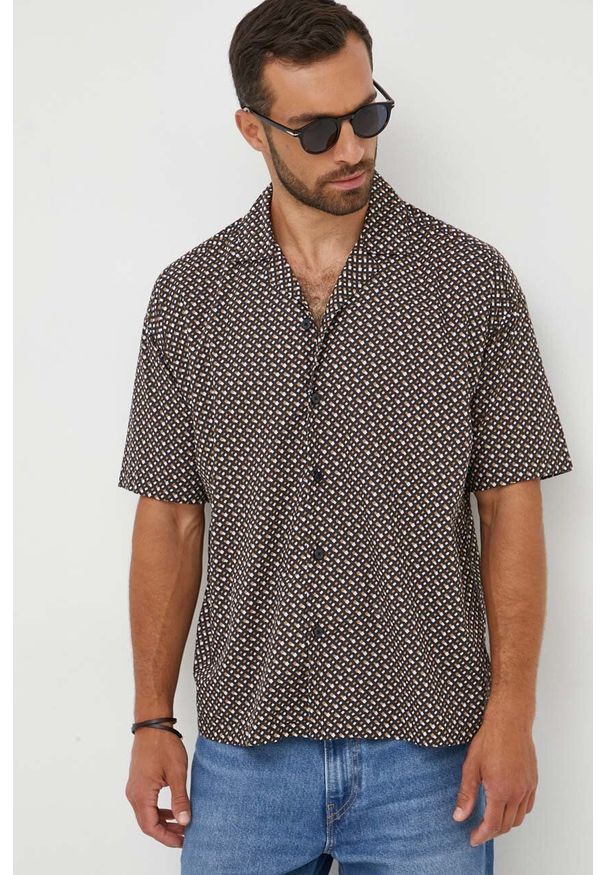 BOSS koszula męska kolor beżowy relaxed. Kolor: beżowy. Materiał: tkanina. Długość rękawa: krótki rękaw. Długość: krótkie