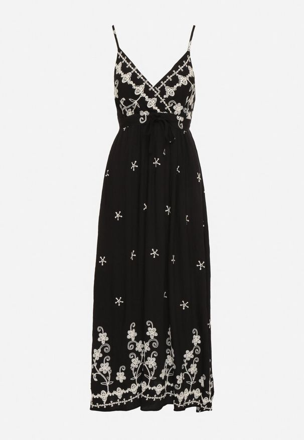 Born2be - Czarna Sukienka z Wiskozy Ozdobiona Haftami Lunireia. Okazja: na co dzień. Typ kołnierza: dekolt w kształcie V. Kolor: czarny. Materiał: wiskoza. Długość rękawa: na ramiączkach. Wzór: aplikacja, haft. Typ sukienki: proste. Styl: casual