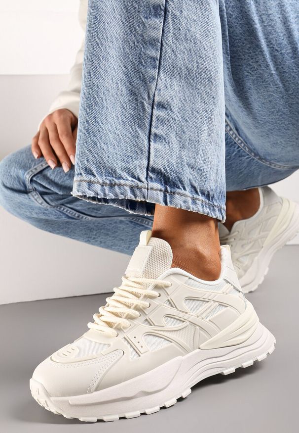 Renee - Beżowe Sznurowane Sneakersy na Grubej Podeszwie z Ozdobnymi Wstawkami Ilira. Okazja: na co dzień. Kolor: beżowy. Materiał: bawełna, jeans. Sport: turystyka piesza