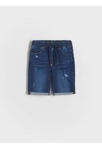 Reserved - Szorty jeansowe regular - granatowy. Kolor: niebieski. Materiał: jeans. Styl: klasyczny #1