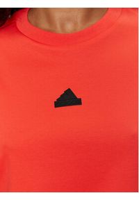 Adidas - adidas T-Shirt Signature Graphic Print IY1460 Pomarańczowy Loose Fit. Kolor: pomarańczowy. Materiał: bawełna. Wzór: nadruk #3