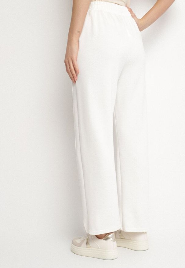 Born2be - Białe Dresowe Spodnie o Szerokim Kroju z Wysokim Stanem ze Sznurkiem Zaliona. Stan: podwyższony. Kolor: biały. Materiał: dresówka. Styl: sportowy, klasyczny, elegancki
