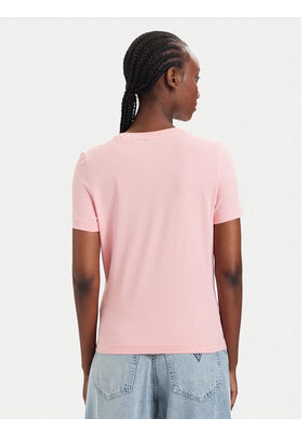 Guess T-Shirt V6RI07 J1314 Różowy jasny Regular Fit. Kolor: różowy. Materiał: bawełna
