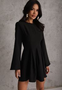 Renee - Czarna Rozkloszowana Sukienka VICES z Rozszerzanymi Rękawami Natileza. Okazja: na randkę, na imprezę. Kolor: czarny #4