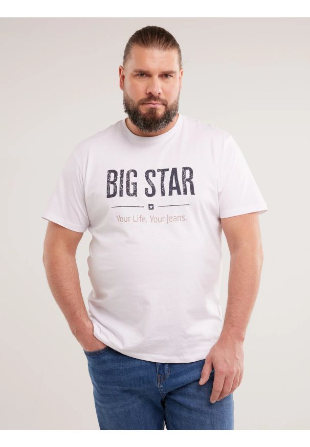 Big-Star - Koszulka męska o klasycznym kroju biała Bruno 101. Kolor: biały. Materiał: bawełna. Długość rękawa: krótki rękaw. Długość: krótkie. Wzór: nadruk. Styl: klasyczny