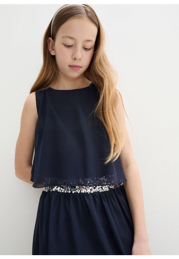 bonprix - Sukienka dziewczęca na uroczyste okazje. Kolor: niebieski. Wzór: aplikacja