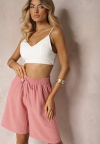 Renee - Różowe Szorty High Waist o Luźnym Kroju z Gumką w Talii Tinahs. Stan: podwyższony. Kolekcja: plus size. Kolor: różowy. Sezon: lato