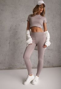 Renee - Jasnoszare Legginsy Basic z Modelującą Wstawką w Pasie Liacan. Okazja: na co dzień. Kolor: szary. Długość: krótkie. Styl: casual #1