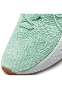 Buty Nike React Infinity Run Flyknit 3 DD3024-301 zielone. Kolor: zielony. Materiał: syntetyk. Szerokość cholewki: normalna. Sport: bieganie