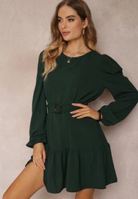 Renee - Ciemnozielona Sukienka Pudełkowa z Falbanką Leffo. Kolor: zielony. Materiał: tkanina. Wzór: jednolity. Styl: klasyczny. Długość: mini