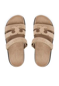 Tory Burch Klapki Ines Sport Slide 163481 Brązowy jasny. Kolor: brązowy. Materiał: skóra, zamsz. Styl: sportowy #6